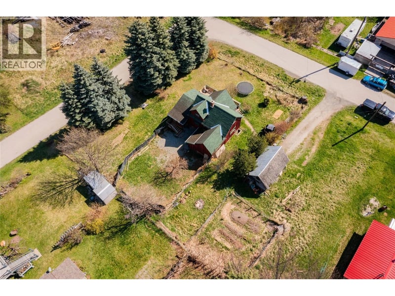 131 Washington Street North, Kaslo, British Columbia, V0G1M0, Kaslo, British Columbia — photo 1 of 5