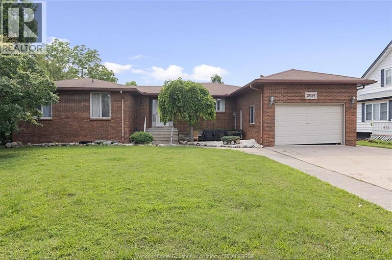 2059 LESPERANCE, Tecumseh, Ontario, N8X1Y8, Tecumseh, Ontario — photo 1 of 5