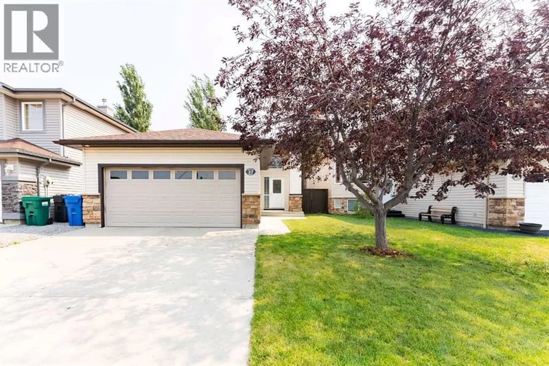 27 Fairmont Road South, Lethbridge, Alberta, T1K8C7, Lethbridge, Alberta — photo 1 of 5