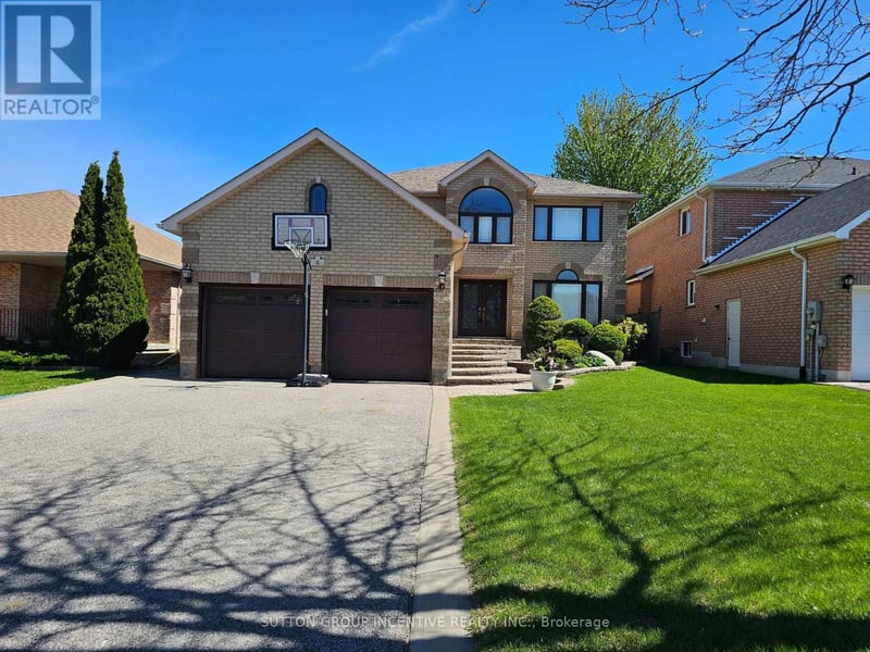 4 Chantal Street, Barrie (Painswick South), Ontario, L4N9S4, Barrie (Painswick South), Ontario — photo 1 of 5