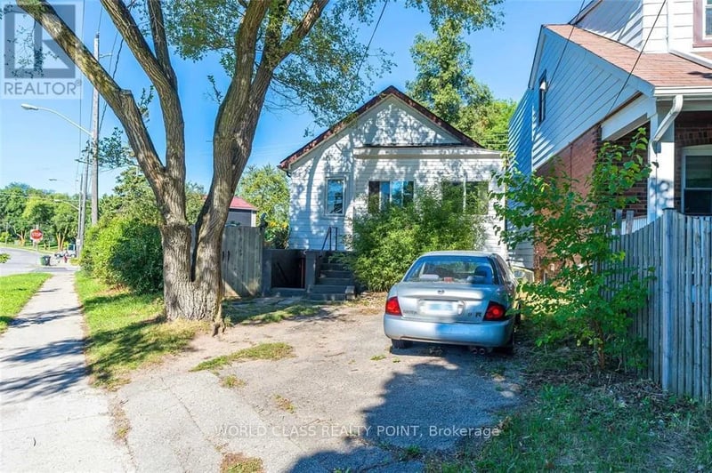 1 Mcintosh Street, Toronto (Birchcliffe-Cliffside), Ontario, M1N3Y3, Toronto (Birchcliffe-Cliffside), Ontario — photo 1 of 5
