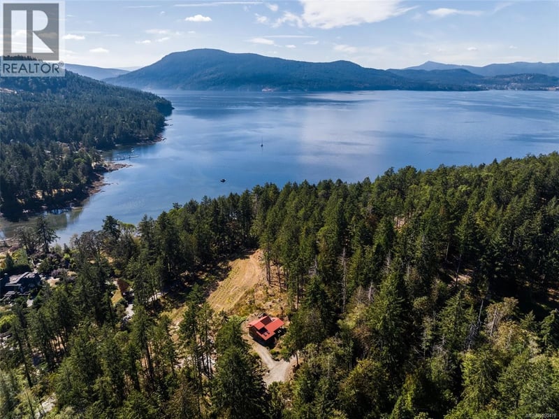 370/400 Baker Road, Salt Spring, British Columbia, V8K2N5, Salt Spring, British Columbia — photo 1 of 5