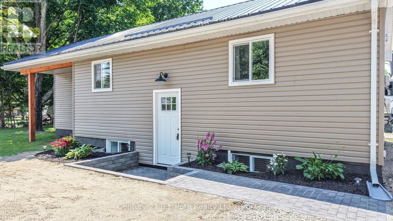 3332 Cleveland Avenue, Severn (West Shore), Ontario, L0K1G0, Severn (West Shore), Ontario — photo 1 of 5