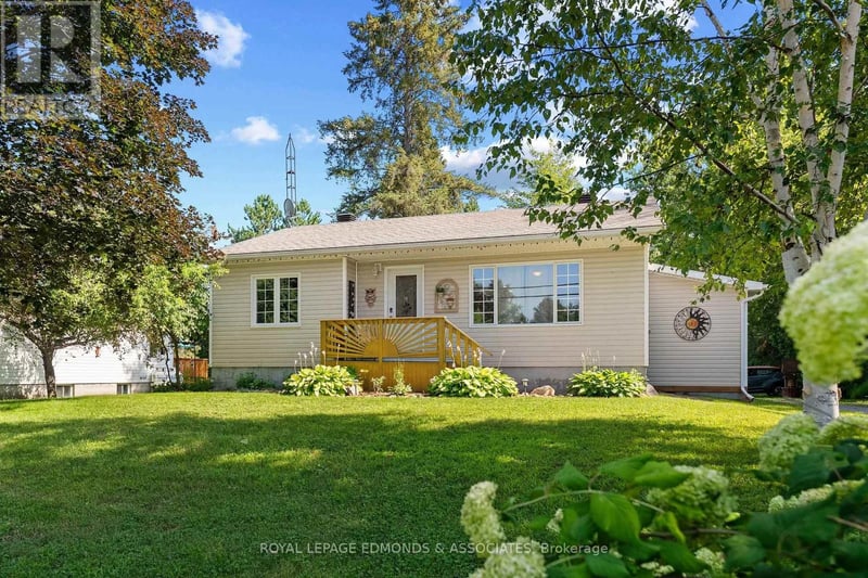 11132 Round Lake Road, Laurentian Valley, Ontario, K8A6W8, Laurentian Valley, Ontario — photo 1 of 5