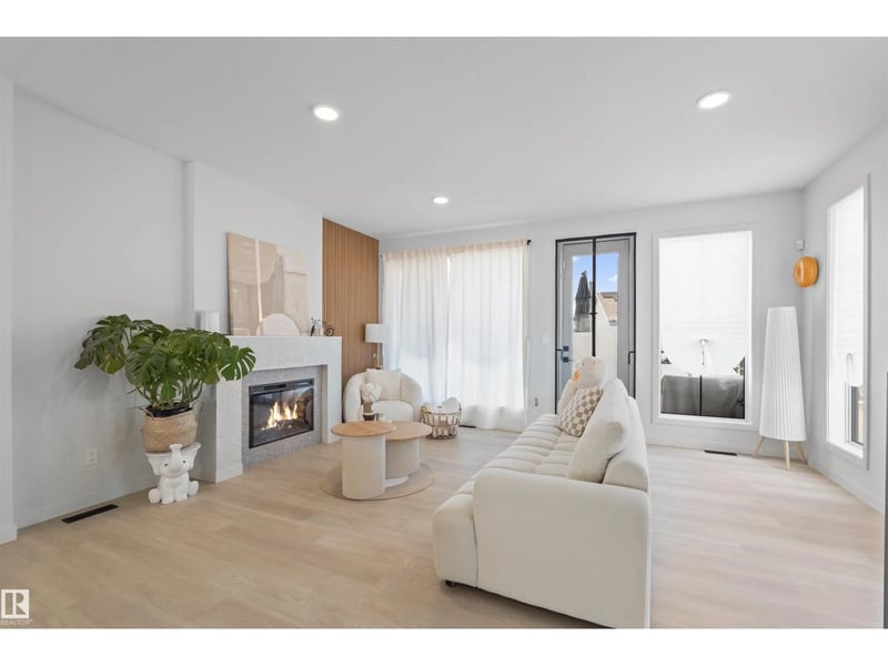 8047 227 ST NW, Edmonton, Alberta, T5T7S8, Edmonton, Alberta — photo 1 of 5