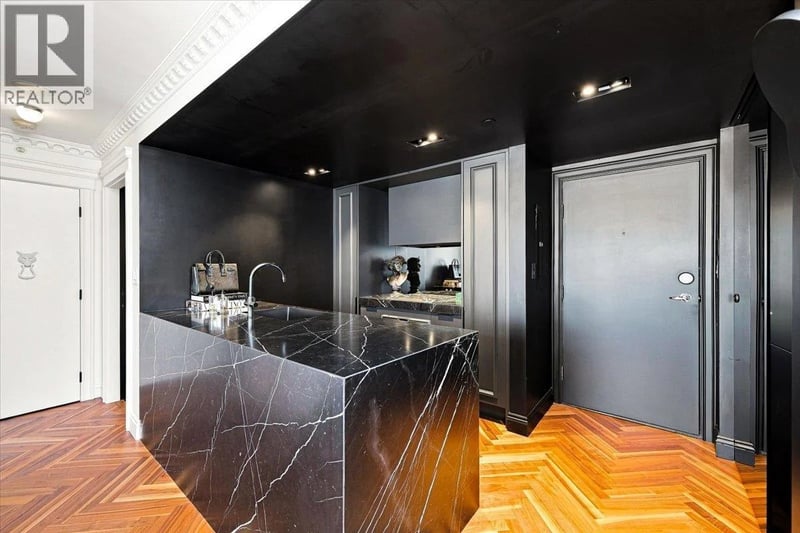 #2503 198 AQUARIUS Mews, Vancouver, British Columbia, V6Z2Y4, Vancouver, British Columbia — photo 1 of 5