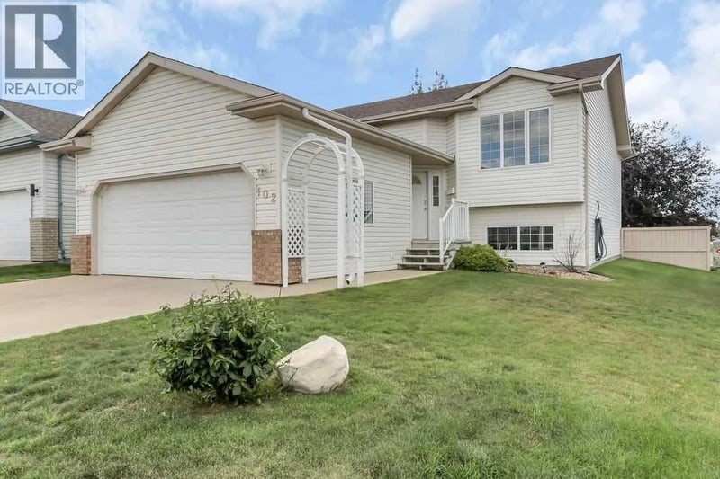 102 Drummond Avenue, Red Deer, Alberta, T4R3A5, Red Deer, Alberta — photo 1 of 5