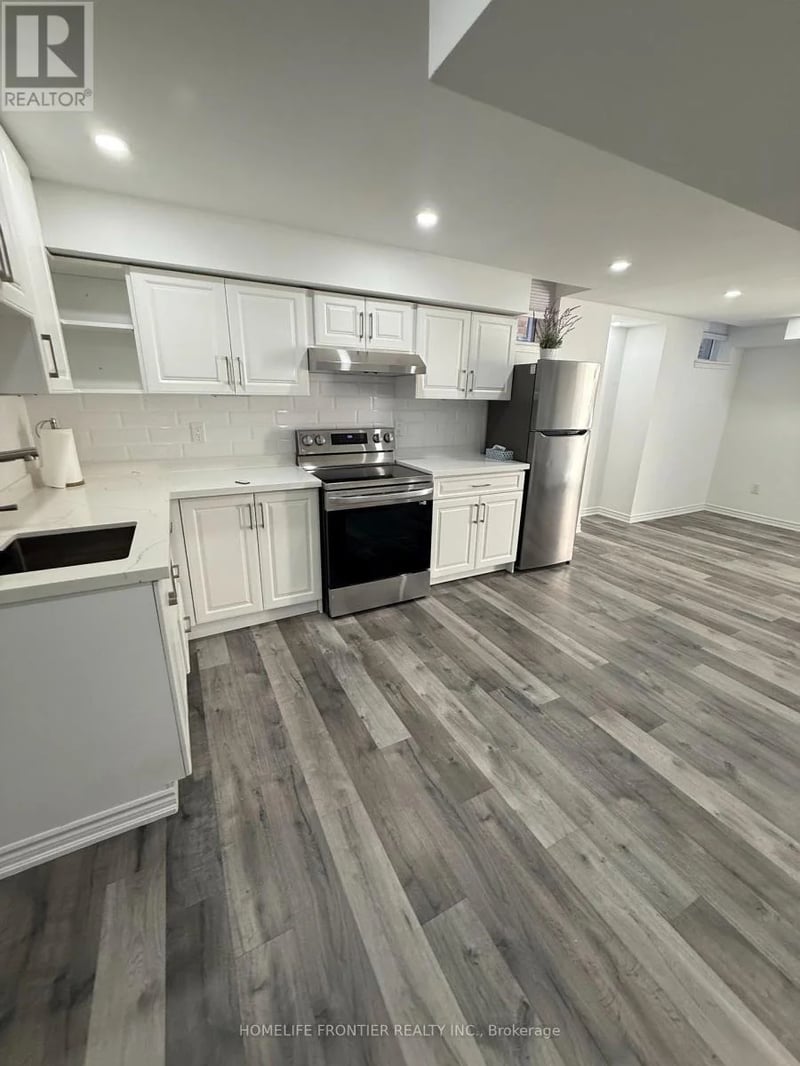 #BASEMENT 586 Sweetwater Crescent, Newmarket (Glenway Estates), Ontario, L3X1C1, Newmarket (Glenway Estates), Ontario — photo 1 of 5