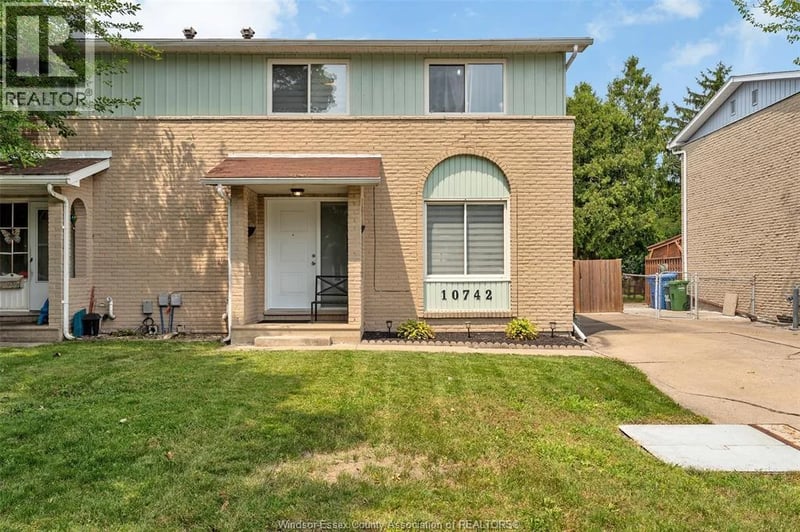 10742 ATWATER, Windsor, Ontario, N8R1N6, Windsor, Ontario — photo 1 of 5