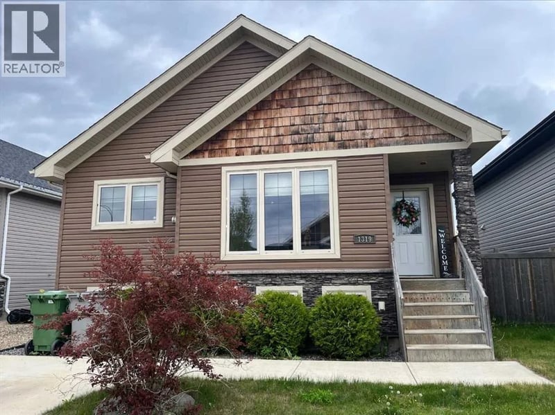 1319 54 Avenue Close, Lloydminster, Alberta, T9V2K1, Lloydminster, Alberta — photo 1 of 5