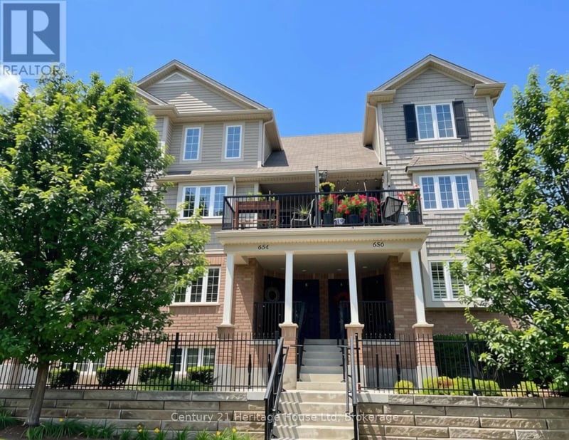 #B 654 Woodlawn Road East, Guelph (Victoria North), Ontario, N1E0K4, Guelph (Victoria North), Ontario — photo 1 of 5