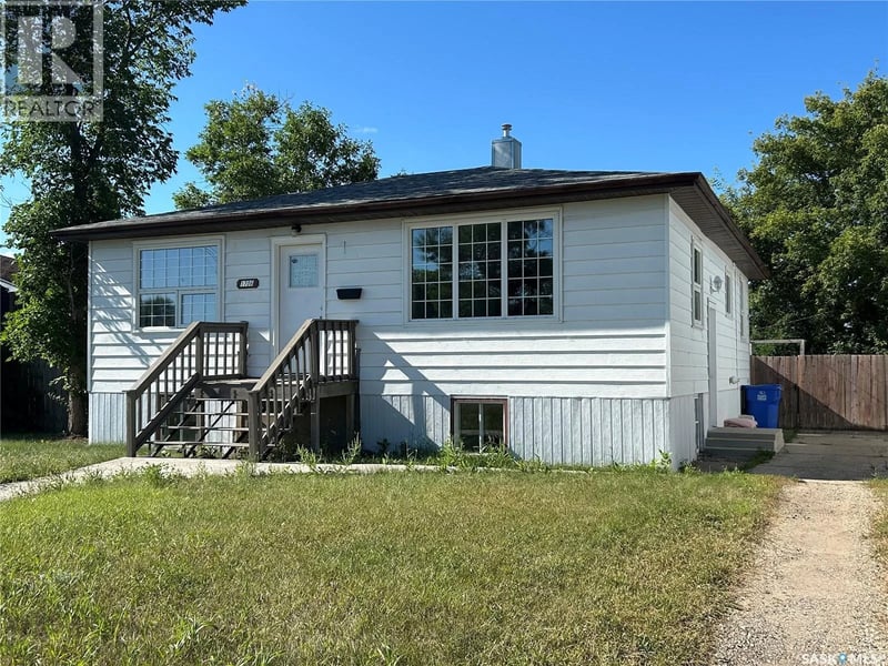 1706 2nd STREET, Estevan, Saskatchewan, S4A0N3, Estevan, Saskatchewan — photo 1 of 5