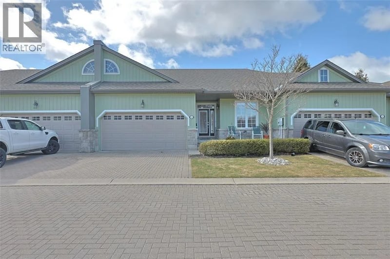 13 OAKWOOD LINKS Lane, Grand Bend, Ontario, N0M1T0, Grand Bend, Ontario — photo 1 of 5