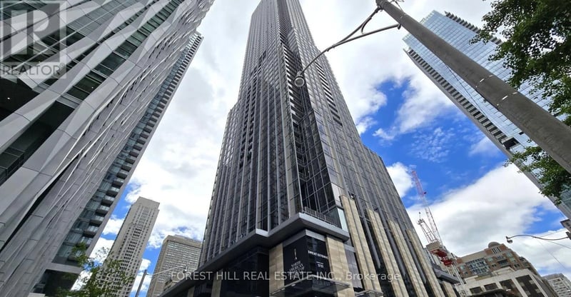 #2411 11 Yorkville Avenue, Toronto (Annex), Ontario, M4W1L2, Toronto (Annex), Ontario — photo 1 of 5