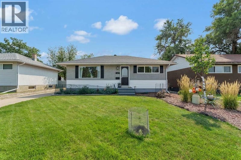 117 14 Street Northwest, Medicine Hat, Alberta, T1A6R5, Medicine Hat, Alberta — photo 1 of 5