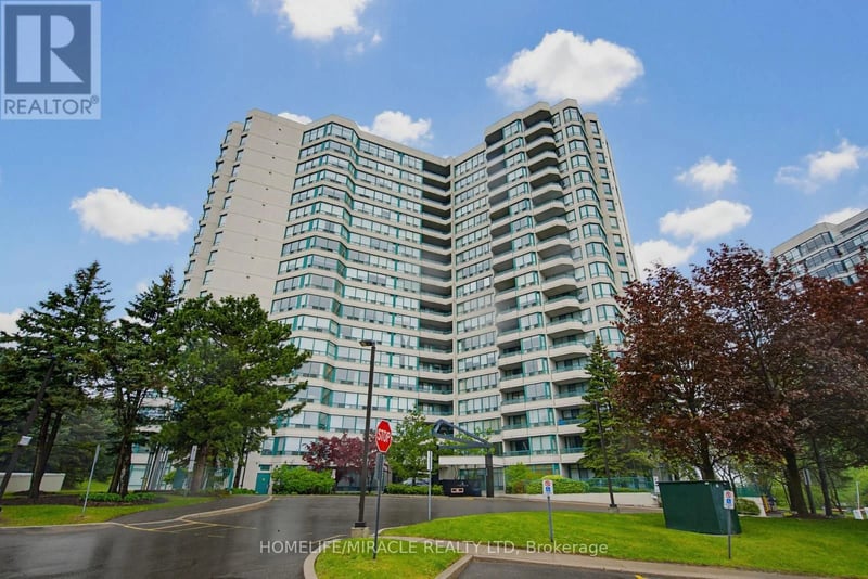 #PH211 7250 Yonge Street, Vaughan (Crestwood-Springfarm-Yorkhill), Ontario, L4J7X1, Vaughan (Crestwood-Springfarm-Yorkhill), Ontario — photo 1 of 5