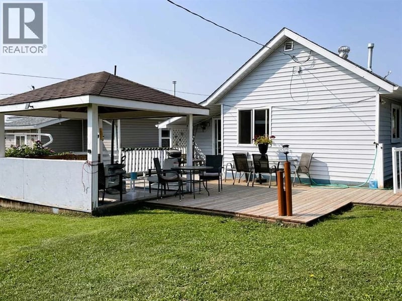 10713 111 Street, Fairview, Alberta, T0H1L0, Fairview, Alberta — photo 1 of 5