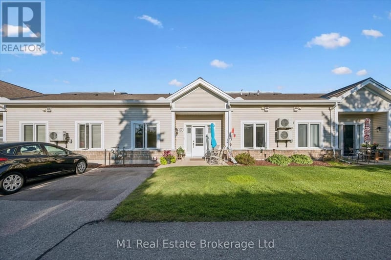 #104 760 Woodhill Drive, Centre Wellington (Fergus), Ontario, N1M3W5, Centre Wellington (Fergus), Ontario — photo 1 of 5