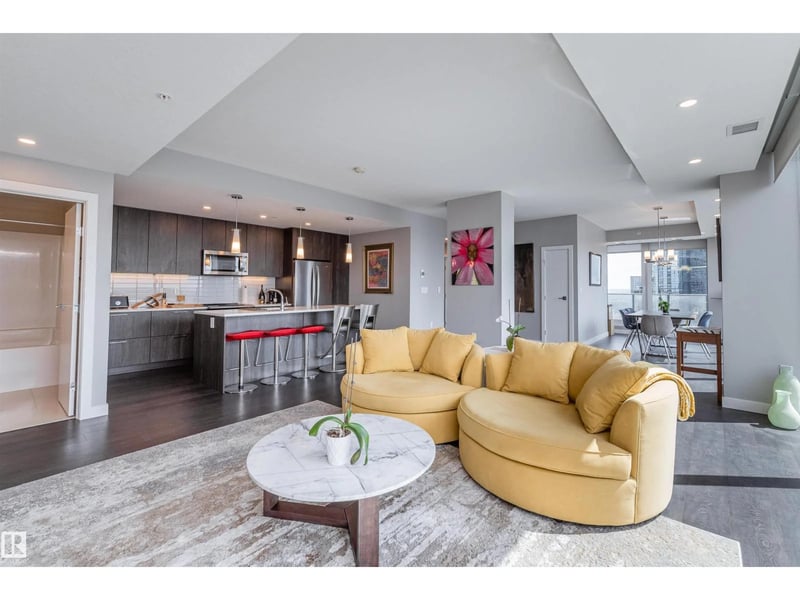 #2400 10180 103 ST NW, Edmonton, Alberta, T5J0L1, Edmonton, Alberta — photo 1 of 5