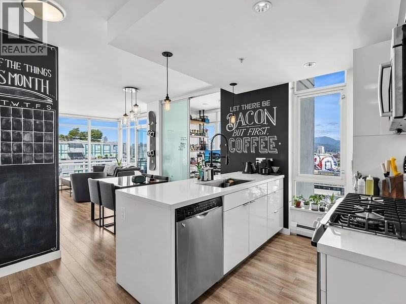 #1902 1775 QUEBEC Street, Vancouver, British Columbia, V5T0E3, Vancouver, British Columbia — photo 1 of 5