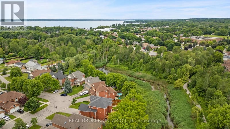 118 Bayview Avenue, Georgina (Keswick South), Ontario, L4P2S9, Georgina (Keswick South), Ontario — photo 1 of 5