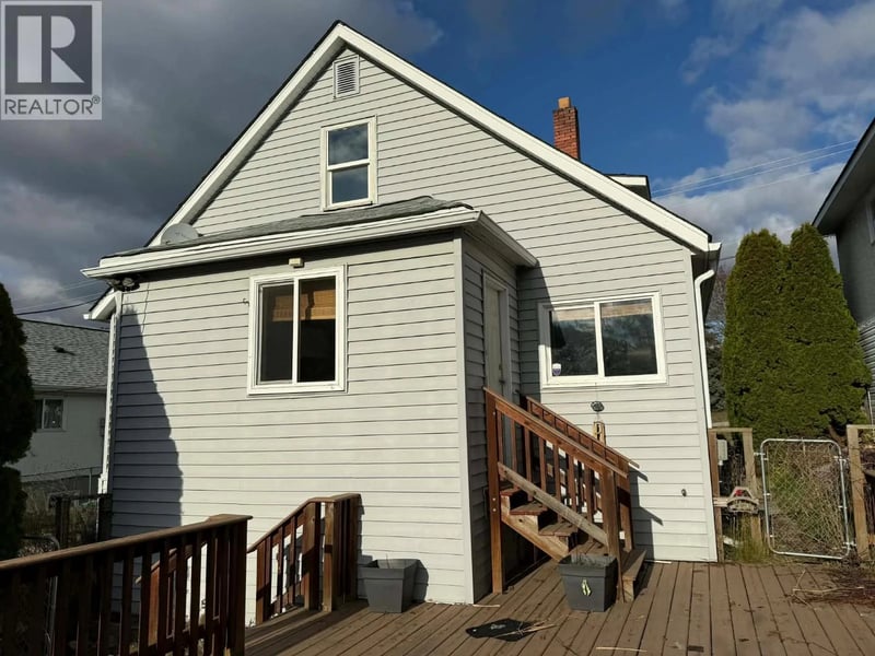 168 CRESCENT Street, Castlegar, British Columbia, V1N1B1, Castlegar, British Columbia — photo 1 of 5