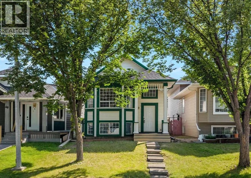 45 Martinridge Crescent Northeast, Calgary, Alberta, T3J4S8, Calgary, Alberta — photo 1 of 5
