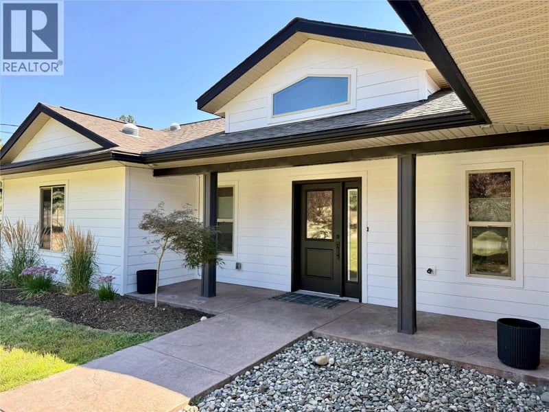 8170 Plotnikoff Road, Grand Forks, British Columbia, V0H1H2, Grand Forks, British Columbia — photo 1 of 5