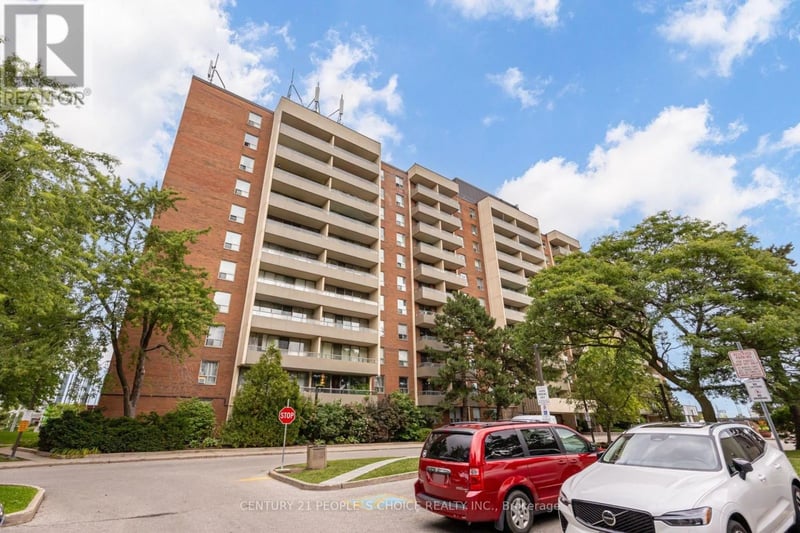 #207 1 Four Winds Drive, Toronto (York University Heights), Ontario, M3J2T1, Toronto (York University Heights), Ontario — photo 1 of 5