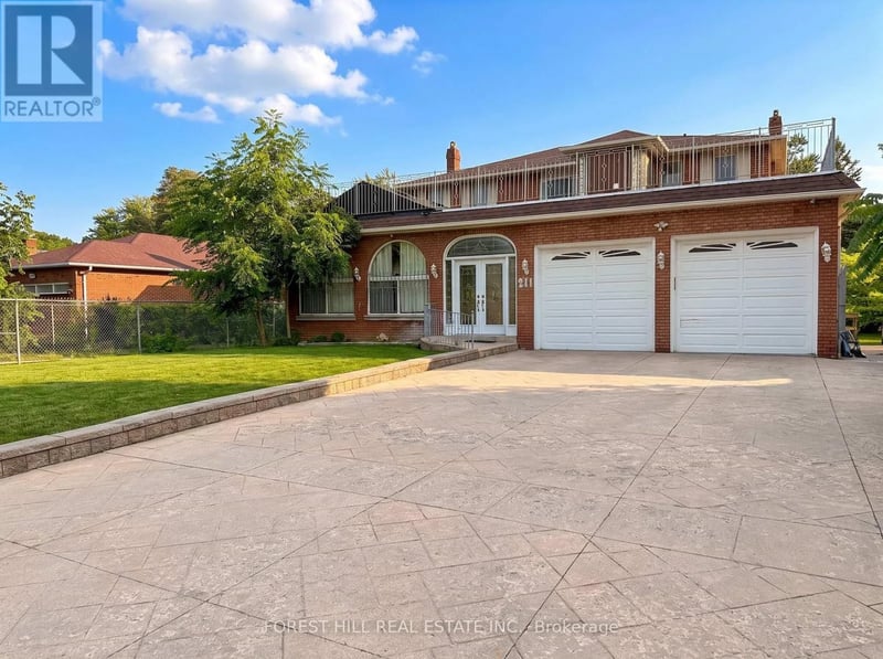 211 Carrville Road, Richmond Hill (South Richvale), Ontario, L4C6E4, Richmond Hill (South Richvale), Ontario — photo 1 of 5