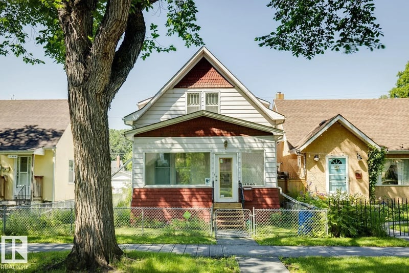 11340 90 ST NW, Edmonton, Alberta, T5B3X5, Edmonton, Alberta — photo 1 of 5