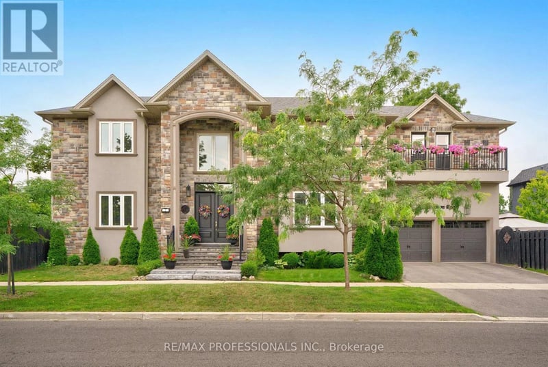 2 Charleston Road, Toronto (Islington-City Centre West), Ontario, M9B4M7, Toronto (Islington-City Centre West), Ontario — photo 1 of 5