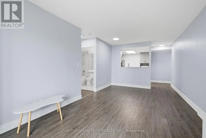 #913 8 Lee Centre Drive, Toronto (Woburn), Ontario, M1H3H8, Toronto (Woburn), Ontario — photo 1 of 5