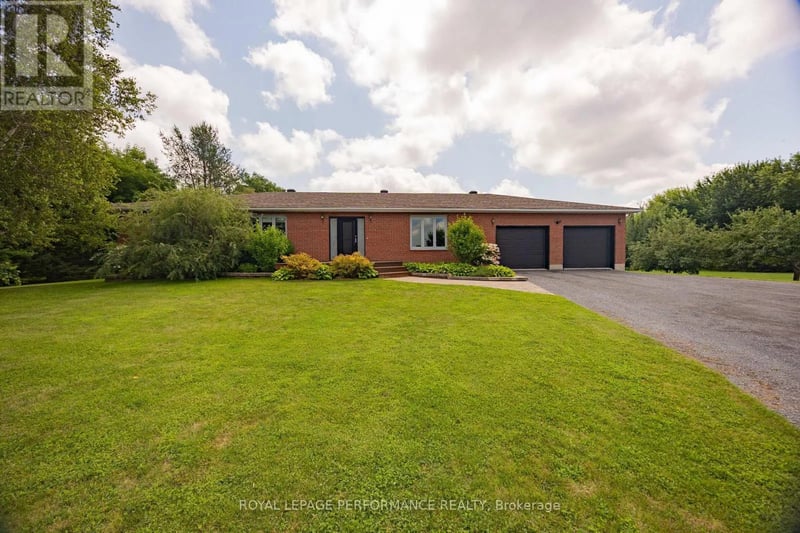 3610 Cloverside Road, North Stormont, Ontario, K0C1C0, North Stormont, Ontario — photo 1 of 5