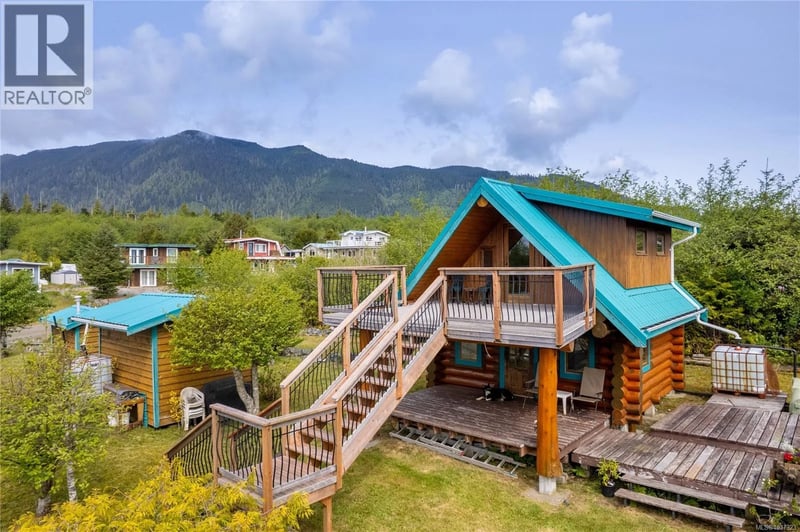 1082 Sixth Avenue, Ucluelet, British Columbia, V0R3A0, Ucluelet, British Columbia — photo 1 of 5