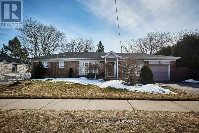 99 Switzer Drive, Oshawa (Centennial), Ontario, L1G3J5, Oshawa (Centennial), Ontario — photo 1 of 5