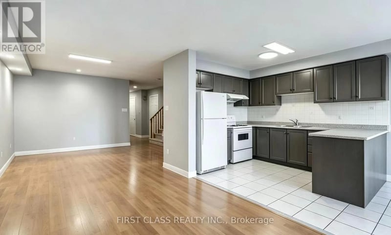 77 Sunway Square, Markham (Raymerville), Ontario, L3P7X5, Markham (Raymerville), Ontario — photo 1 of 5
