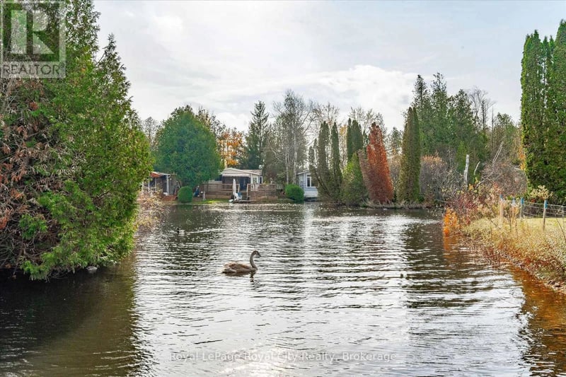 10 Spruce Avenue, Puslinch, Ontario, N0B2J0, Puslinch, Ontario — photo 1 of 5