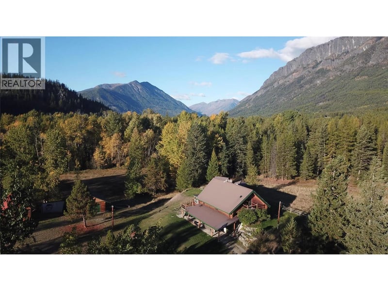 1896 ST. MARY LAKE Road, Kimberley, British Columbia, V1A3K4, Kimberley, British Columbia — photo 1 of 5