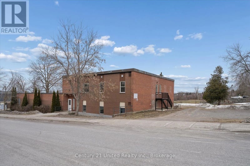 #201 1027 Willcox Street, Selwyn, Ontario, K0L1H0, Selwyn, Ontario — photo 1 of 5