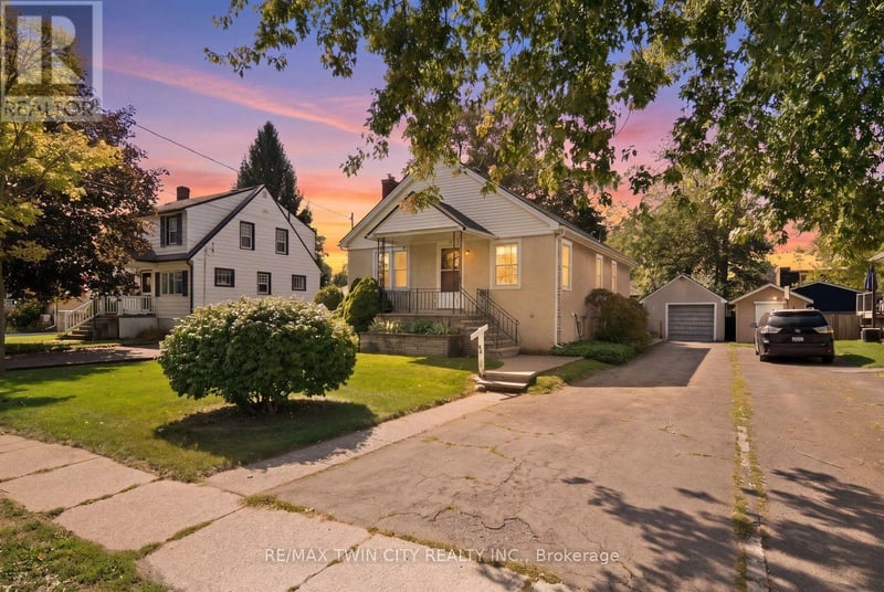 86 Forest Avenue, Port Colborne (Sugarloaf), Ontario, L3K5E4, Port Colborne (Sugarloaf), Ontario — photo 1 of 5