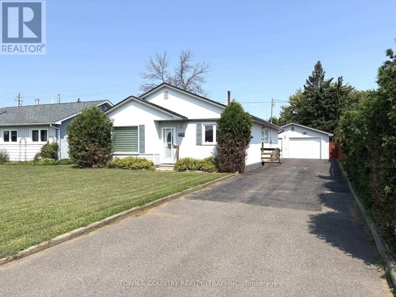 1213 Mary Street W, Thunder Bay (Westfort), Ontario, P7E4M8, Thunder Bay (Westfort), Ontario — photo 1 of 5