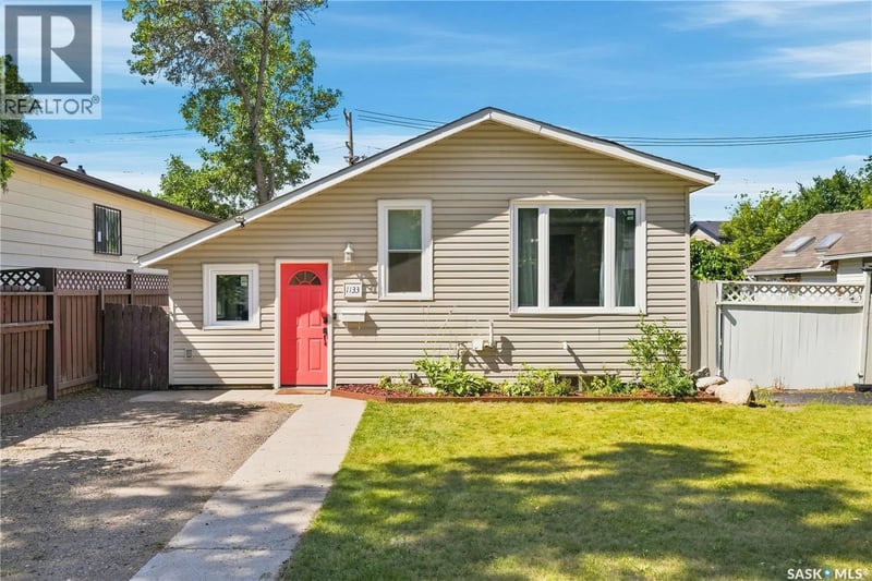 1133 I AVENUE N, Saskatoon, Saskatchewan, S7L2H8, Saskatoon, Saskatchewan — photo 1 of 5
