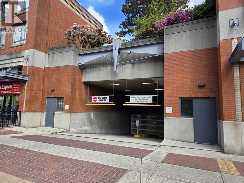 1233 PACIFIC Boulevard, Vancouver, British Columbia, V6Z2R6, Vancouver, British Columbia — photo 1 of 4