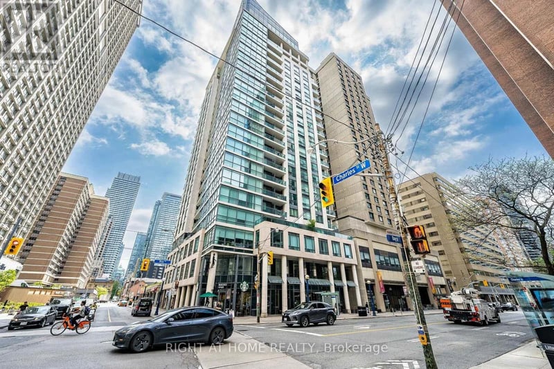 #1106 1121 Bay Street, Toronto (Bay Street Corridor), Ontario, M5S3L9, Toronto (Bay Street Corridor), Ontario — photo 1 of 5