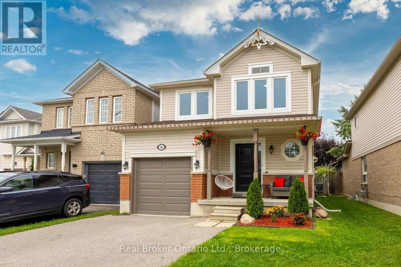 36 Bannister Street, Clarington (Bowmanville), Ontario, L1C5L8, Clarington (Bowmanville), Ontario — photo 1 of 5