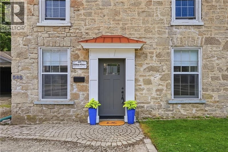 565 ST DAVID Street North, Fergus, Ontario, N1M2K5, Fergus, Ontario — photo 1 of 5