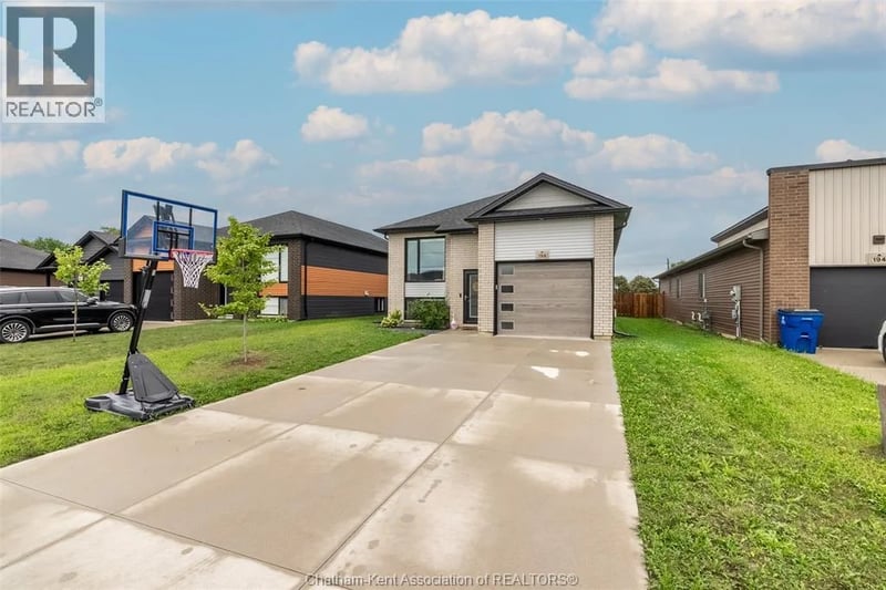 198 Moonstone Crescent, Chatham, Ontario, N7M0S1, Chatham, Ontario — photo 1 of 5