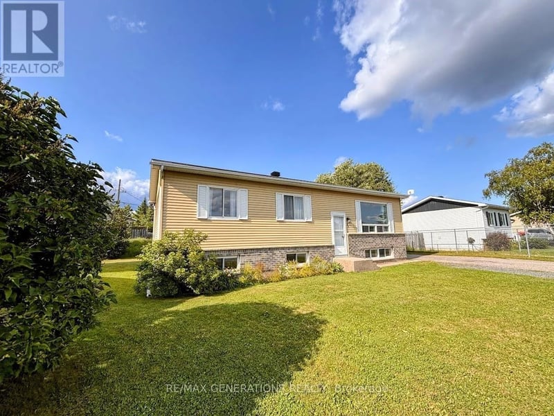 25 Brooks Street, Manitouwadge (TB-73), Ontario, P0T2C0, Manitouwadge (TB-73), Ontario — photo 1 of 5