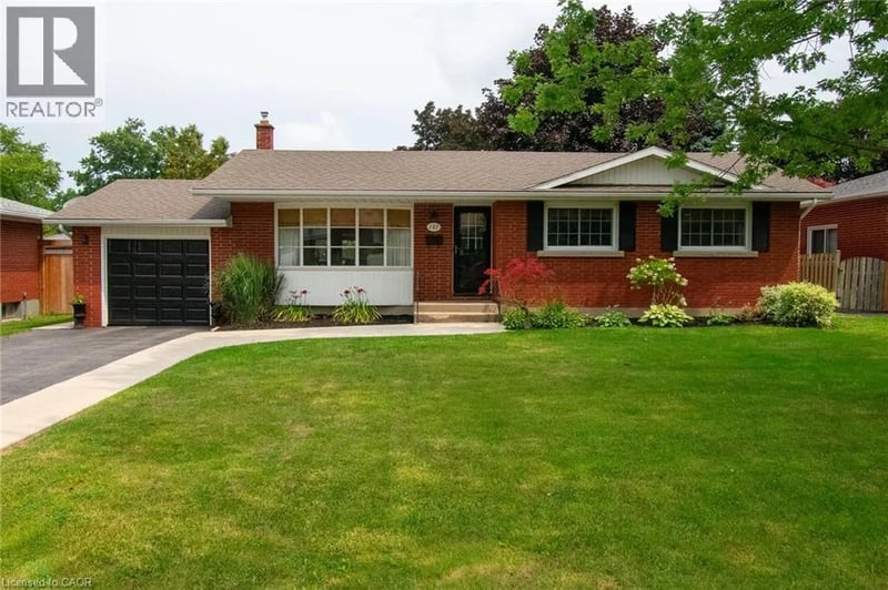 127 CLEARY Avenue, Dunnville, Ontario, N1A1A2, Dunnville, Ontario — photo 1 of 5